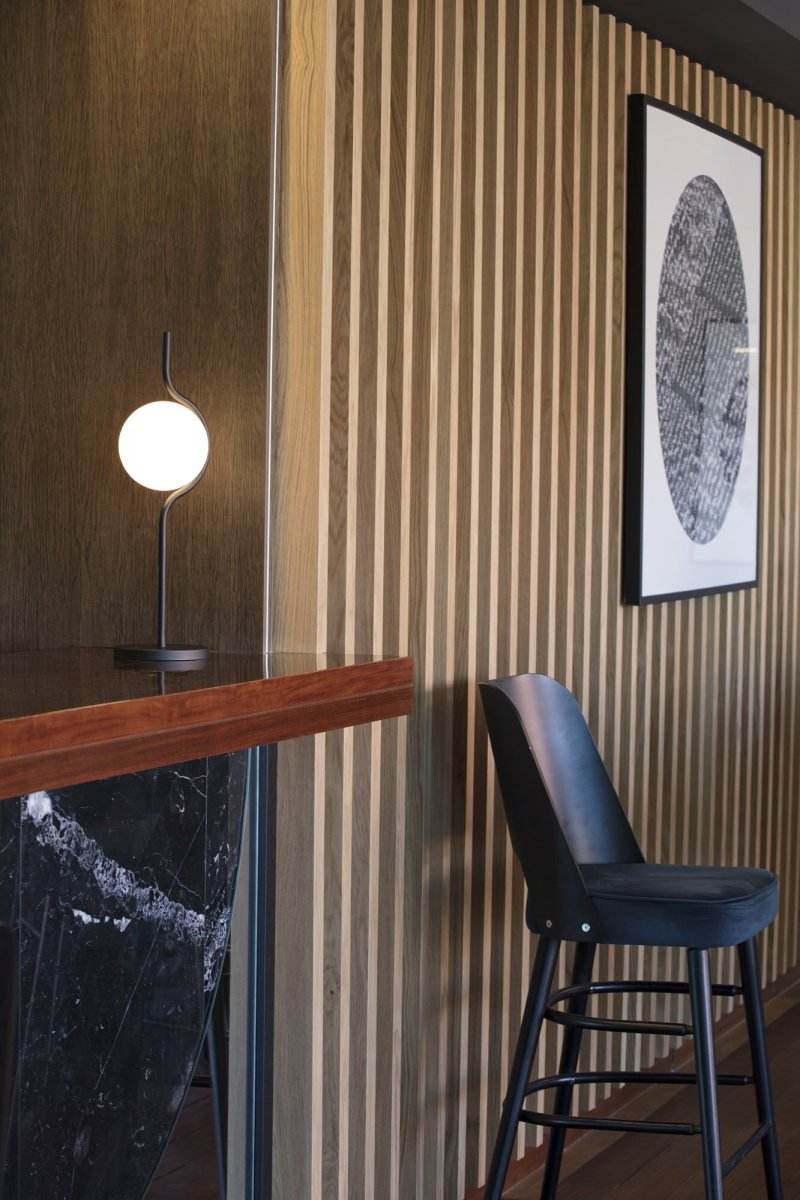 Le Vita 58cm Svart bordslampa från Faro Barcelona - Le Vita &auml;r en exklusiv lampserie formgiven av Nahtrang, d&auml;r enkelhet och elegans m&ouml;ts i en tidl&ouml;s design.