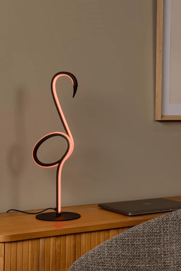 Flamingo 50cm Svart bordslampa från Lucide - Ge ditt hem en f&auml;rgstark touch med den unika Flamingo lampan.