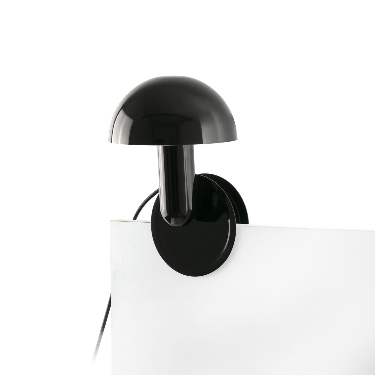 Bela 24cm Svart skrivbordslampa från Faro Barcelona - Bela &auml;r en m&aring;ngsidig lampa som sm&auml;lter in i alla typer av inredningsstilar.