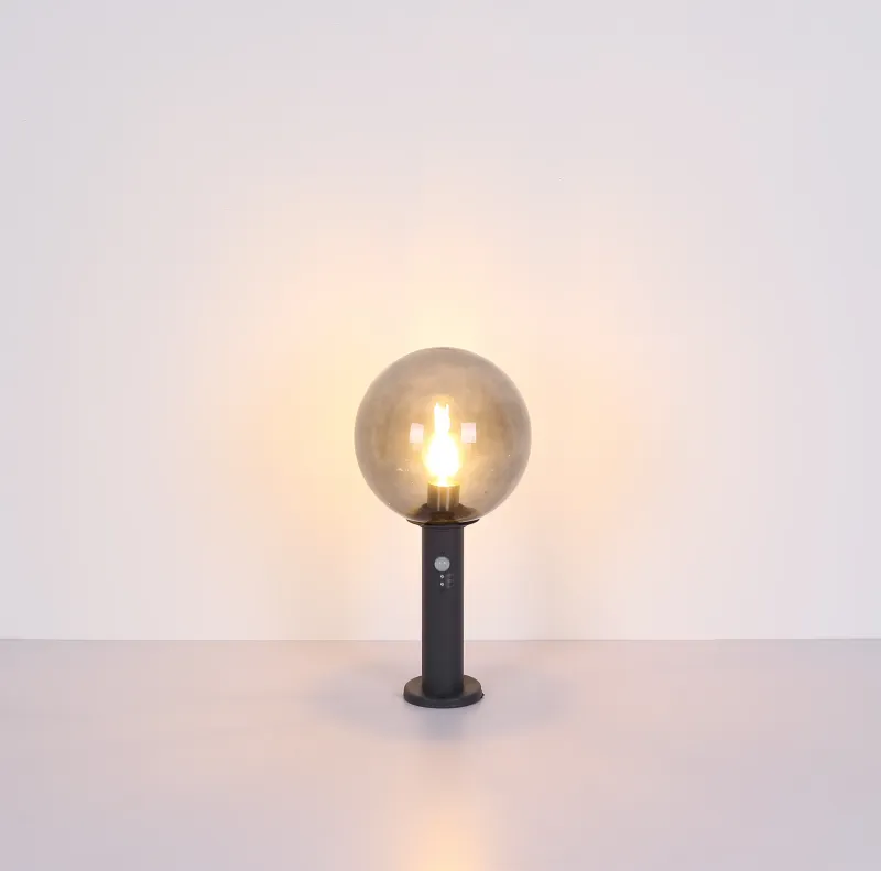 Hedwig 50cm Antracit från Globo Lighting - Kombinera med fler lampor i Hedwig-serien f&ouml;r en enhetlig och modern utomhusbelysning.