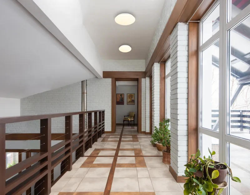 Patricia Ø26 Vit plafond från Globo Lighting - Denna plafond &auml;r det perfekta valet f&ouml;r dig som vill skapa en inbjudande atmosf&auml;r med smart och elegant belysning.