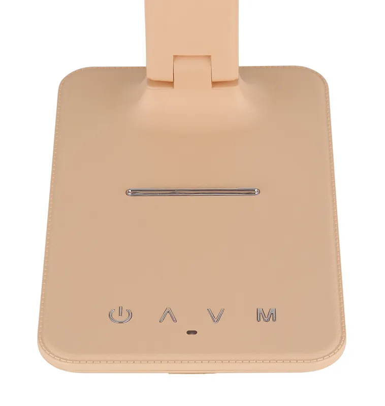 Bulla 56cm Orange skrivbordslampa från Globo Lighting - Med en ljusstyrka p&aring; 350 lumen ger den behagligt ljus, och det medf&ouml;ljande USB-kabeln och adaptern g&ouml;r den extra praktisk.