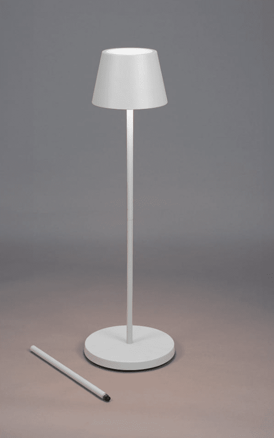 Pomezia 124cm Vit portabel från Konstsmide - P&aring; lampan hittar du en touchdimmer f&ouml;r att kunna justera ljusstyrkan och f&auml;rgtemperaturen.