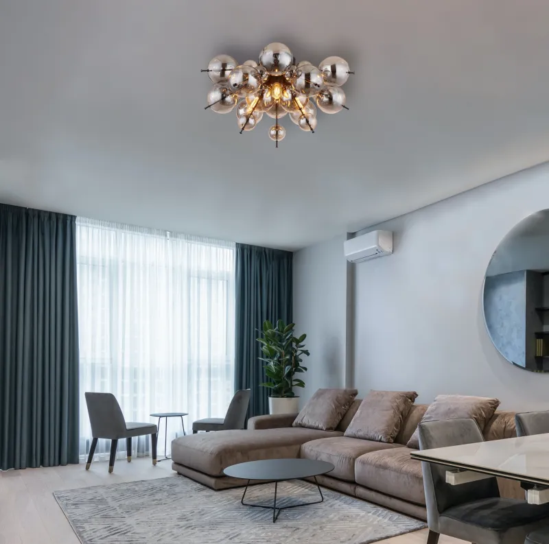 Udo Ø55 Rökfärgad plafond från Globo Lighting - Perfekt f&ouml;r vardagsrum, sovrum eller matsalar d&auml;r den bidrar till en stilfull och inbjudande milj&ouml;.