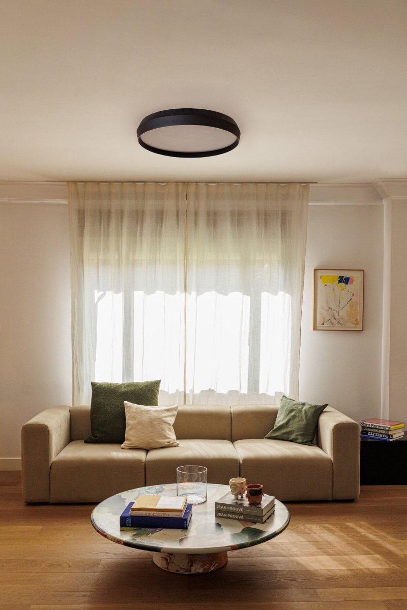 Shoku Ø60 Svart plafond från Faro Barcelona - Finns i flera storlekar och f&auml;rger &ndash; perfekt f&ouml;r att skapa personliga och harmoniska kombinationer i hem eller offentlig milj&ouml;.