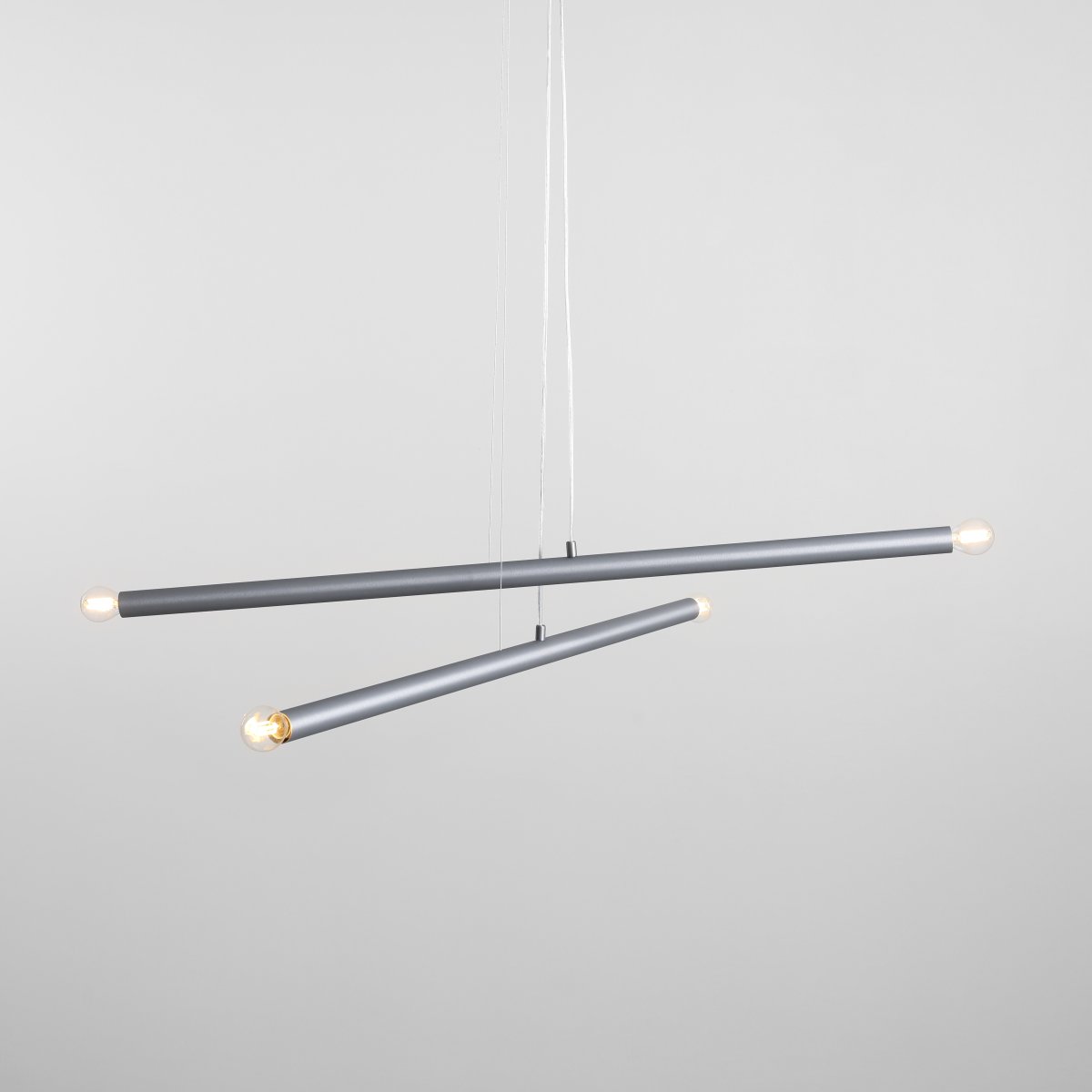 Tubo 4 100cm Stål taklampa från Artera - Tubo 4 &auml;r en modern takpendel med en stilren och minimalistisk design.