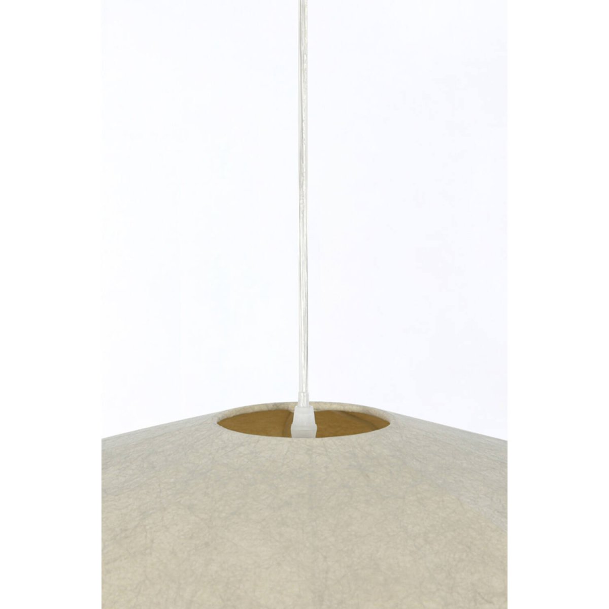 Fay Ø50 Brun taklampa från Light & Living - Dess mjuka, b&ouml;ljande form ger ett harmoniskt uttryck och passar perfekt i b&aring;de moderna och klassiska milj&ouml;er.