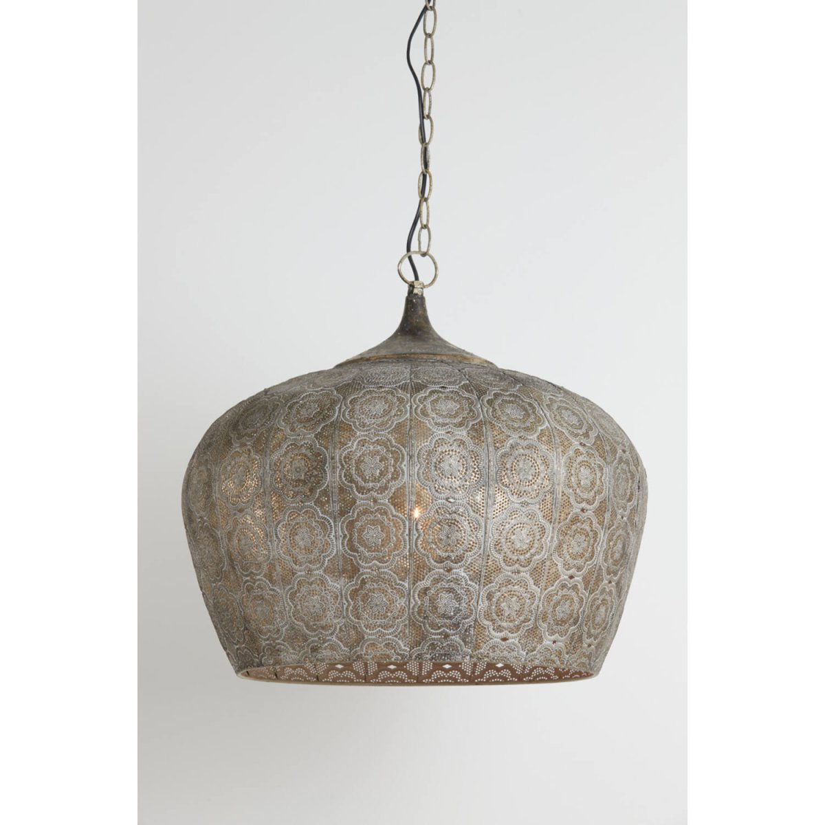 Emine Ø52 Brons taklampa från Light & Living - Emine &auml;r en elegant taklampa i metall med en brunguldig finish och ett detaljerat stansat m&ouml;nster.