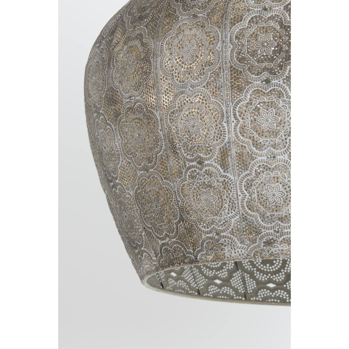 Emine Ø52 Brons taklampa från Light & Living - Emine &auml;r en elegant taklampa i metall med en brunguldig finish och ett detaljerat stansat m&ouml;nster.