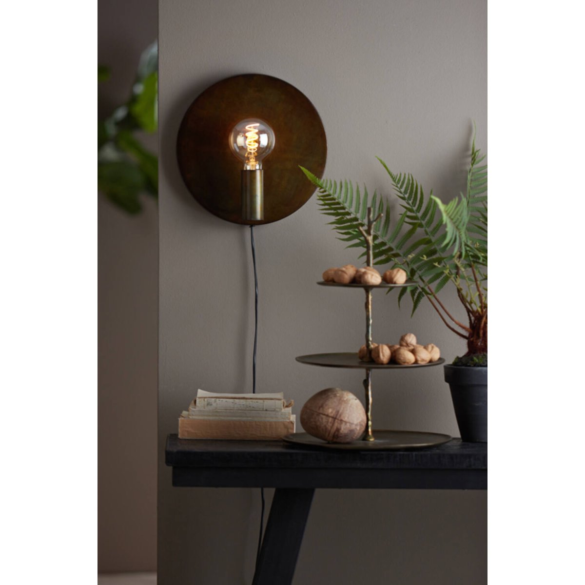 Disc Ø30 Brons vägglampa från Light & Living - Disc &auml;r en elegant v&auml;gglampa med en rustik guldgr&aring; finish.