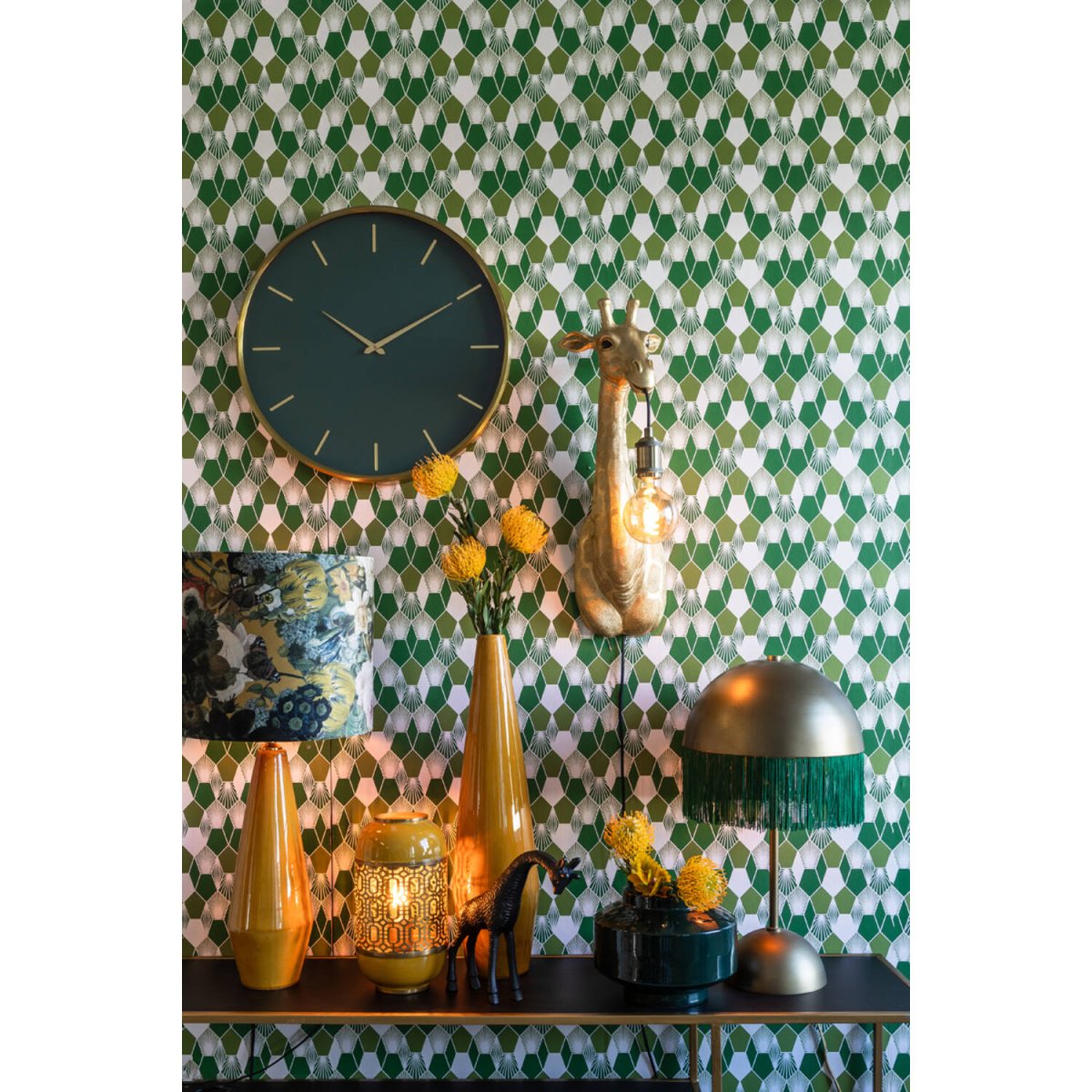 Giraffe 60cm Guld vägglampa från Light & Living - Med sin verklighetstrogna hals i guldig finish, h&aring;ller lampan elegant i en gl&ouml;dlampa och skapar ett lekfullt uttryck.