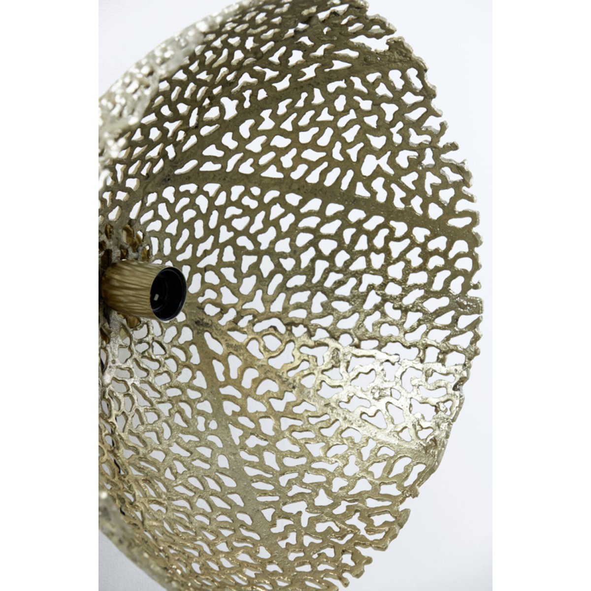 Sinula Ø40 Guld vägglampa från Light & Living - Dess guldiga finish ger en lyxig och varm k&auml;nsla, perfekt f&ouml;r att addera stil och karakt&auml;r till ditt hem.