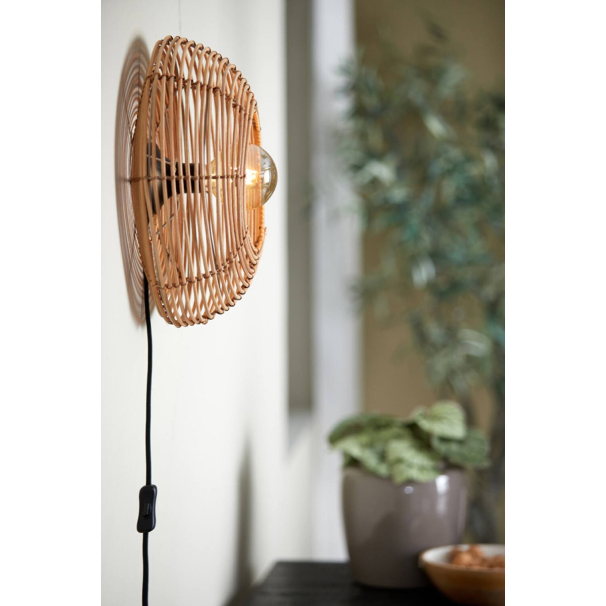 Milan Ø40 Natur vägglampa från Light & Living - Perfekt f&ouml;r vardagsrum, sovrum eller hall, och passar b&aring;de skandinavisk och bohemisk inredning.