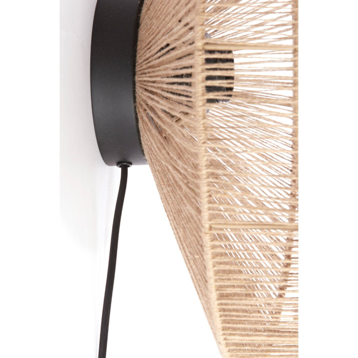Lyra Ø43 Natur vägglampa från Light & Living - Dess luftiga design ger ett bohemiskt och stilrent uttryck som passar perfekt i b&aring;de modernt och rustikt inredda hem.