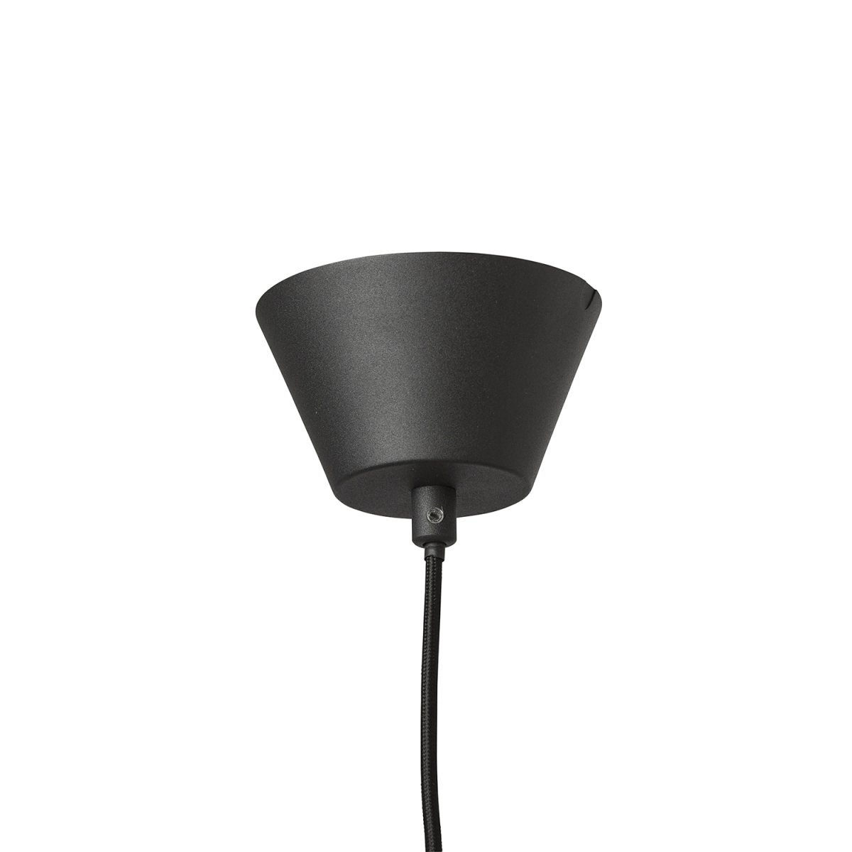 Down Ø15 Antracit taklampa från CO Bankeryd - Down 15 taklampa har en ungdomlig och tidsenlig design som med sitt atmosf&auml;riska ljus passar utm&auml;rkt &ouml;ver matbordet.