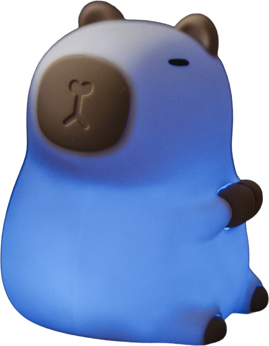 Capybara Vit barnlampa från Star Trading - Lampan har touchfunktion och med en l&auml;tt klapp kan du t&auml;nda, sl&auml;cka eller v&auml;xla mellan olika fina f&auml;rger.