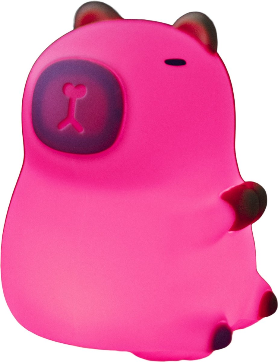 Capybara Vit barnlampa från Star Trading - Lampan har touchfunktion och med en l&auml;tt klapp kan du t&auml;nda, sl&auml;cka eller v&auml;xla mellan olika fina f&auml;rger.