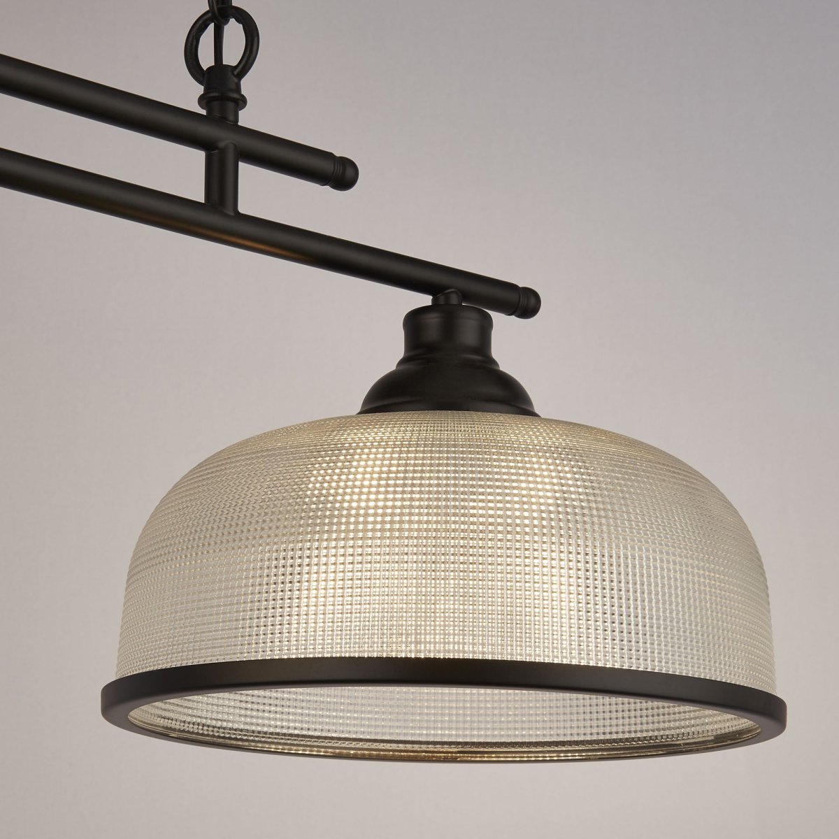 Highworth 75cm Svart taklampa från Searchlight - Highworth &auml;r en stilren och m&aring;ngsidig takpendel som passar lika bra i k&ouml;ket som i matsalen eller vardagsrummet.