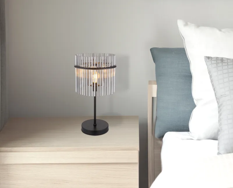 Gorley 55cm Svart bordslampa från Globo Lighting - Med sitt genomt&auml;nkta utf&ouml;rande och h&ouml;gkvalitativa material sm&auml;lter Gorley harmoniskt in i moderna inredningsstilar och ger varje rum en stilfull touch.