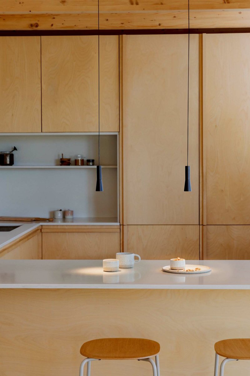 Nina Ø4 Svart taklampa från Faro Barcelona - Nina &auml;r en svart pendellampa med integrerad LED-teknik och en stilren, minimalistisk design.