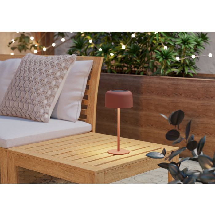 Roccanova 30cm Röd solcellslampa från Eglo - Roccanova &auml;r en stilren, solcellsdriven bordslampa som kombinerar form och funktion f&ouml;r b&aring;de inom- och utomhusbruk.