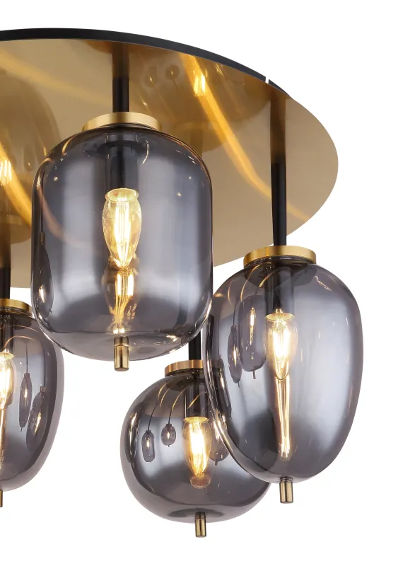 Blacky Ø63 Mässing plafond från Globo Lighting - Lampan &auml;r utrustad med 6st r&ouml;kf&auml;rgade glaskupor i olika former, som h&auml;nger fr&aring;n taket p&aring; mattsvarta st&auml;nger f&auml;sta vid en m&auml;ssingsf&auml;rgad bas.