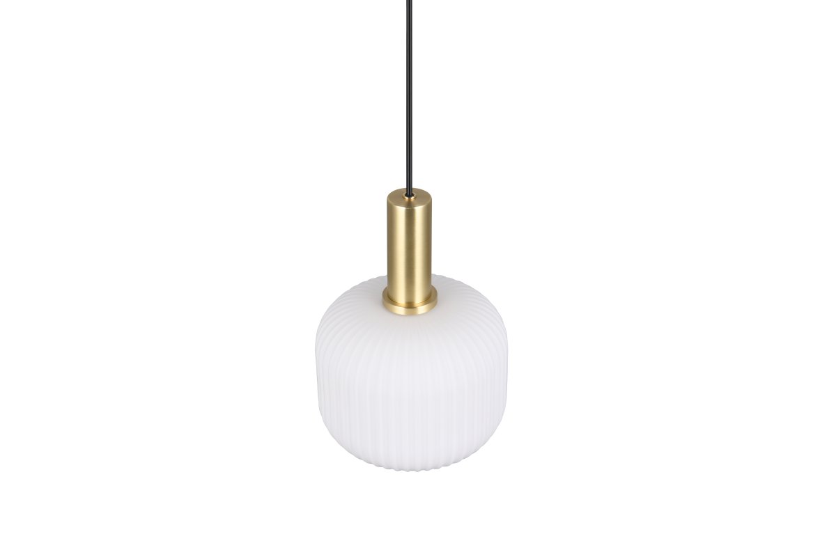 Diva Ø20 Vit från Trio Lighting - Den gyllene detaljen i mattm&auml;ssing adderar en lyxig touch och ger lampan en sofistikerad karakt&auml;r.