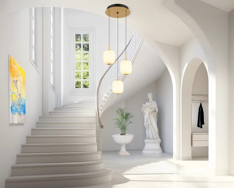 Ewald Ø38 Mässing taklampa från Globo Lighting - &nbsp;Lampan &auml;r tillverkad av en exklusiv kombination av m&auml;ssing, mattsvart metall och opalglas, vilket ger en sofistikerad och harmonisk k&auml;nsla.