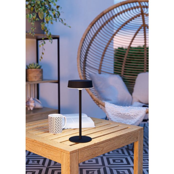 Simeri 30cm Svart solcellslampa från Eglo - Simeri&nbsp;&auml;r en stilren, solcellsdriven bordslampa som kombinerar form och funktion f&ouml;r b&aring;de inom- och utomhusbruk.