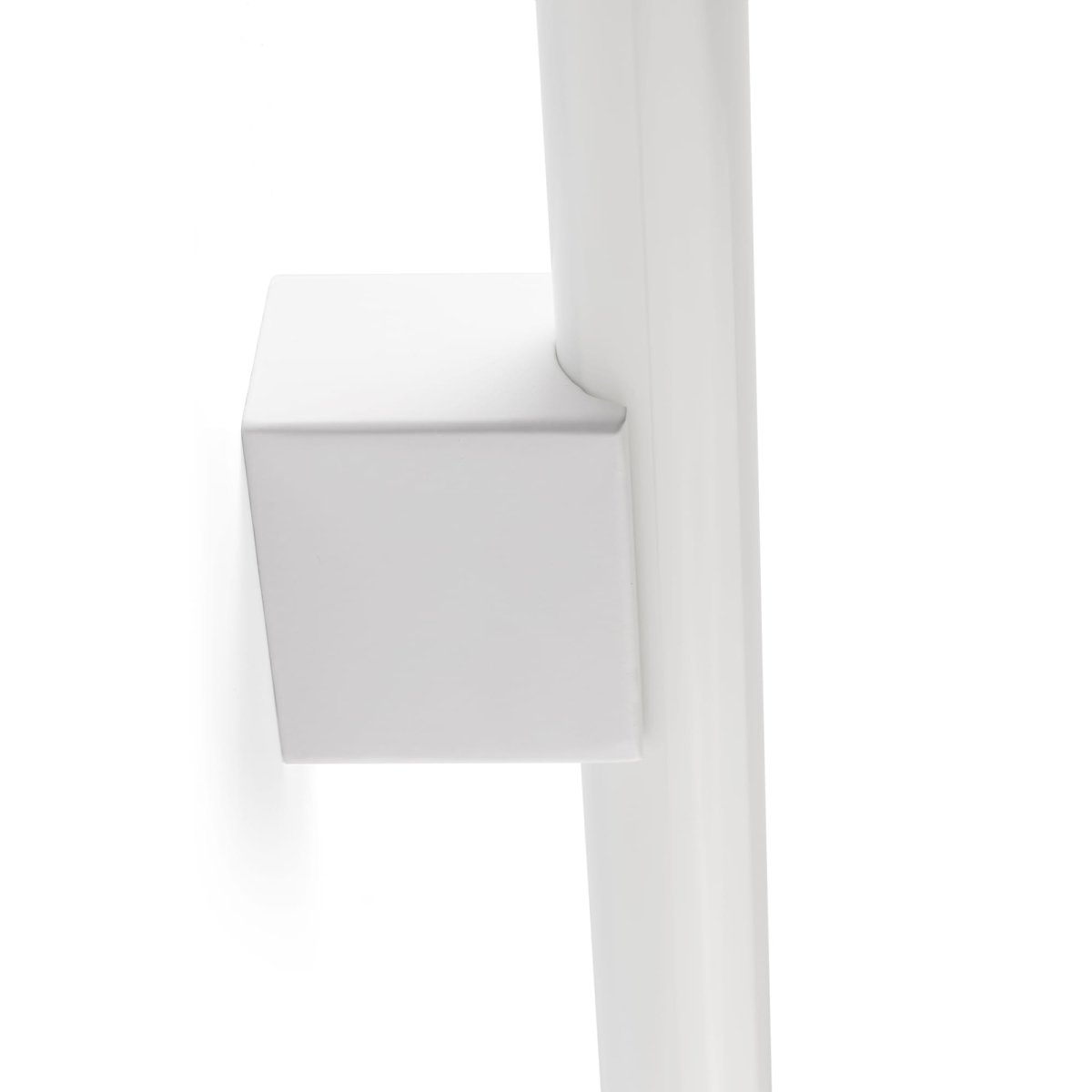 Calma 50cm Vit badrumslampa från Faro Barcelona - 