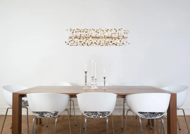 Katrina 90cm Rökfärgad kristall från Globo Lighting - Katrina &auml;r en elegant rektangul&auml;r kristallkrona i kromf&auml;rgad metall med gnistrande K9-kristaller som skapar en sofistikerad och lyxig atmosf&auml;r i ditt hem.