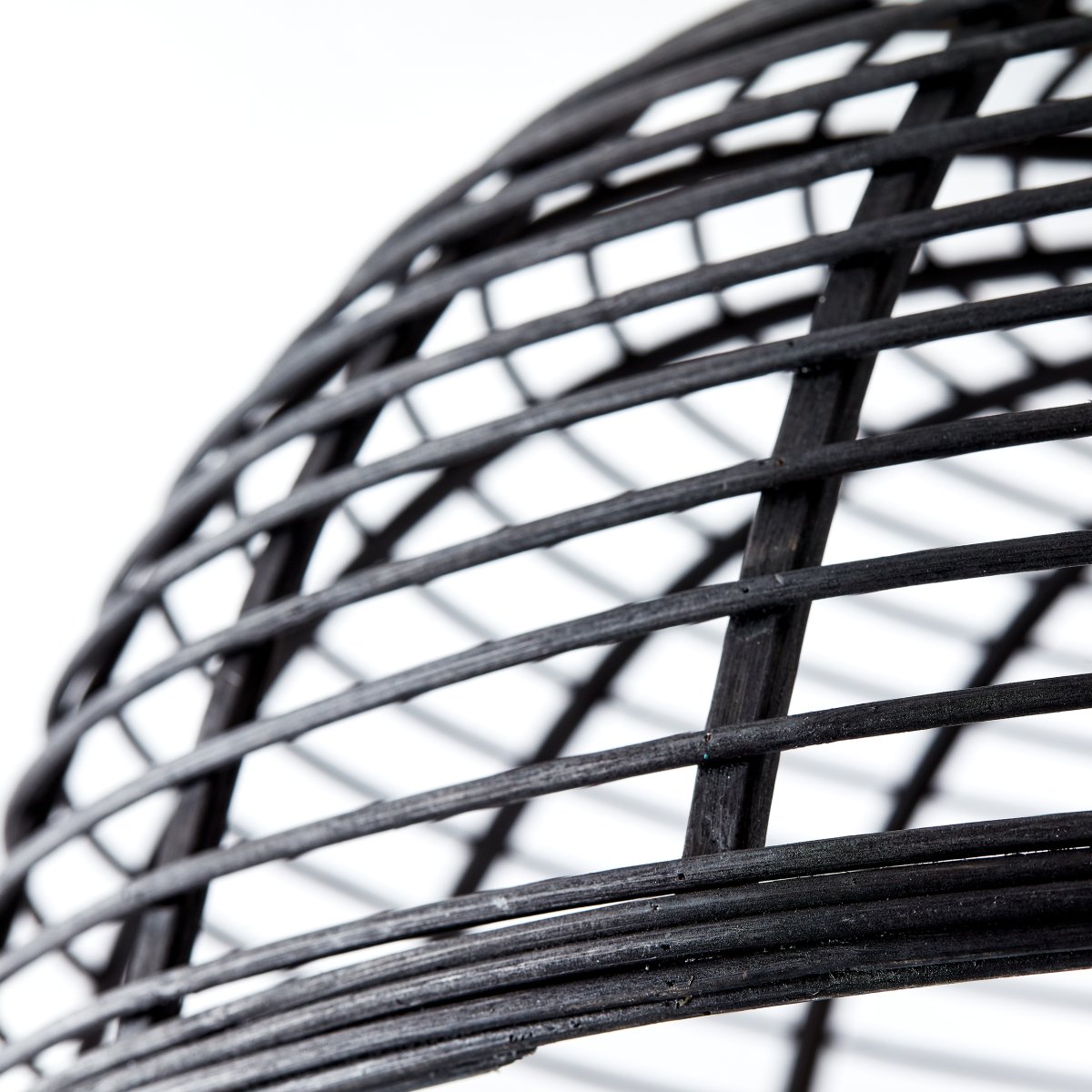 Crosstown Ø56 Svart plafond från Brilliant - Taklampan Crosstown sprider ett inbjudande och behagligt ljus och passar b&aring;de i matsal och hall.