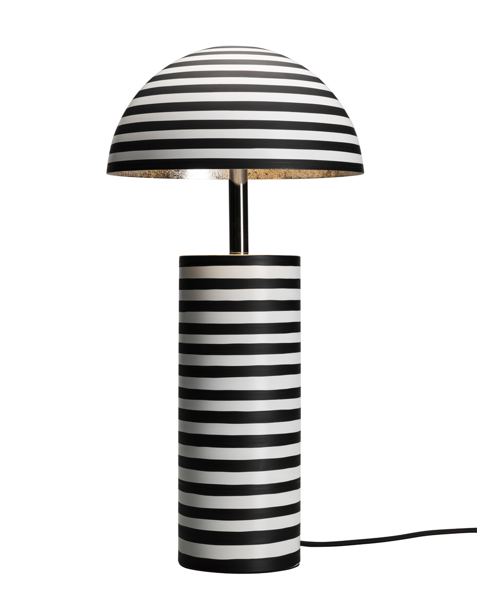 Stripe 50cm Svart/Vit bordslampa från By Rydéns - Stripe &auml;r en modern och dekorativ bordslampa designad av Lena Nyholm.