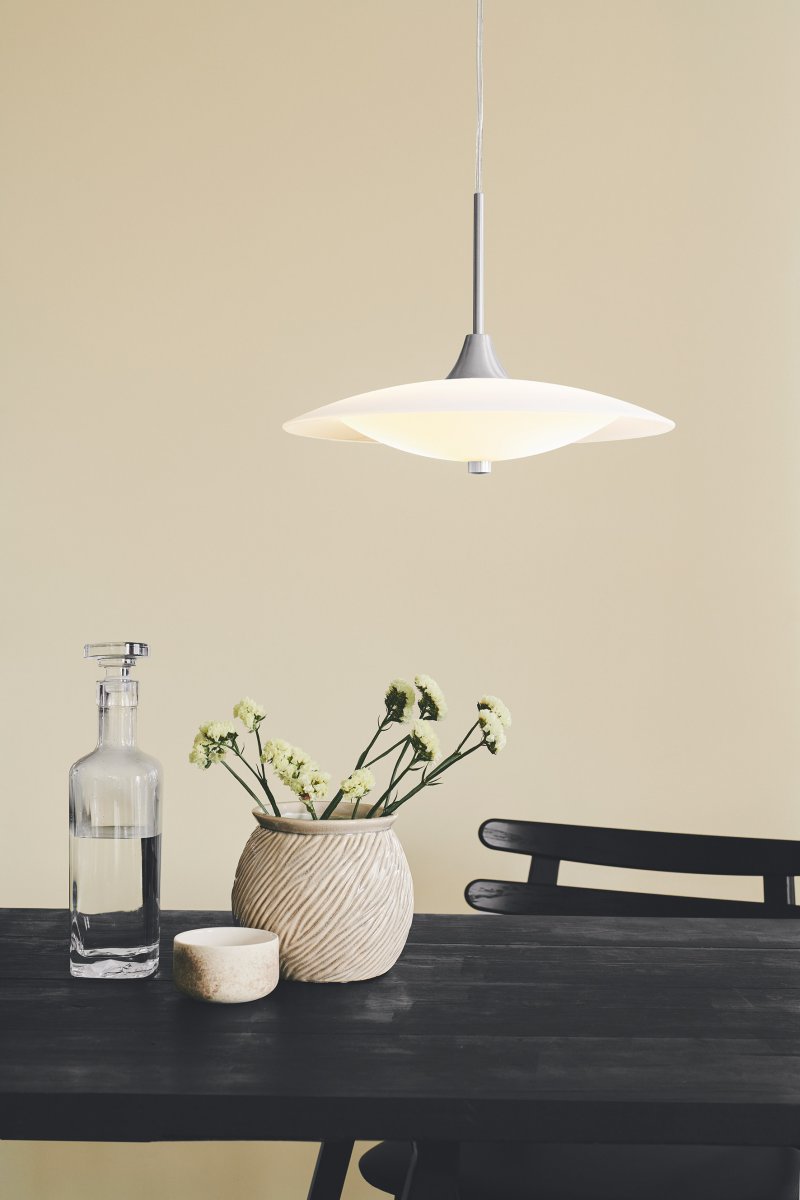 Baroni Ø40 Aluminium taklampa från Halo Design - Baroni &auml;r en vacker pendel p&aring; 40cm i diameter.