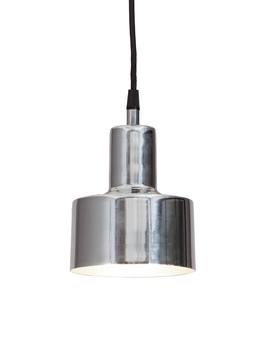 Solo Ø13 Krom fönsterlampa från PR Home - Solo &auml;r en n&auml;tt f&ouml;nsterlampa i metall med ett minimalistiskt formspr&aring;k.