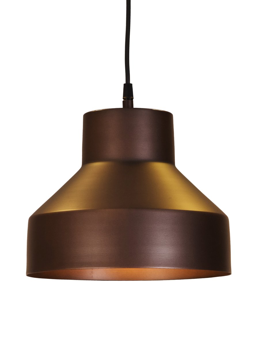 Solo Ø26 Brun taklampa från PR Home - Solo &auml;r en mindre takpendel i metall med ett minimalistiskt formspr&aring;k.