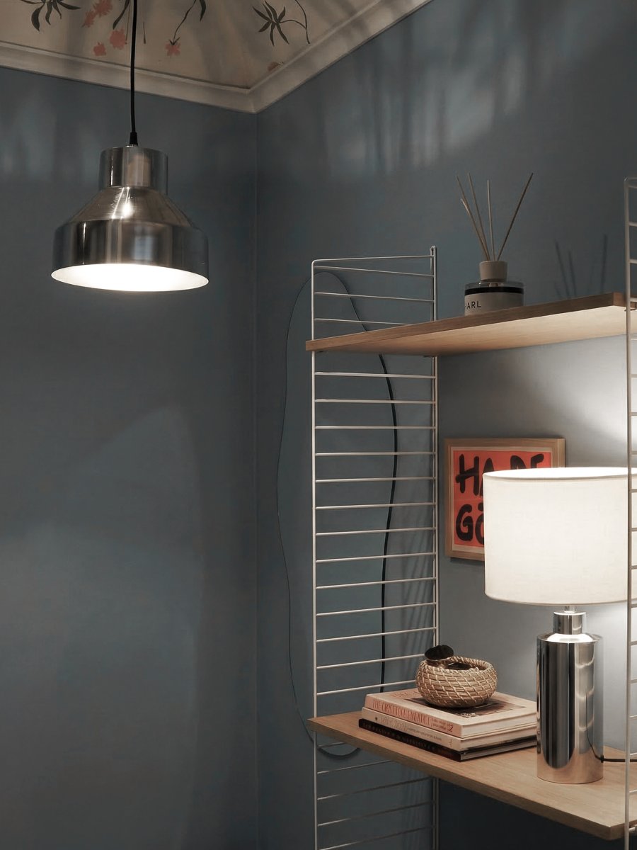 Solo Ø26 Krom taklampa från PR Home - Solo &auml;r en mindre takpendel i metall med ett minimalistiskt formspr&aring;k.