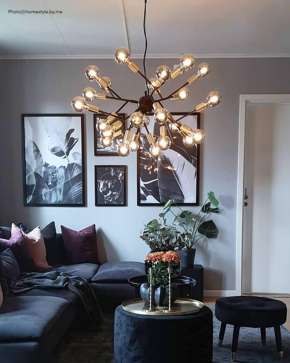 Heroes Ø80 Svart taklampa från By Rydéns - Den mattsvarta metallen i kombination med detaljerna i m&auml;ssing skapar en industriell design.