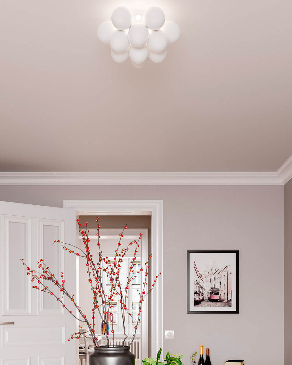 Gross Ø30 Vit plafond från By Rydéns - Gross plafond &auml;r en dekorativ taklampa som best&aring;r av 12 skira glaskulor, vardera med en diameter p&aring; 8 cm.
