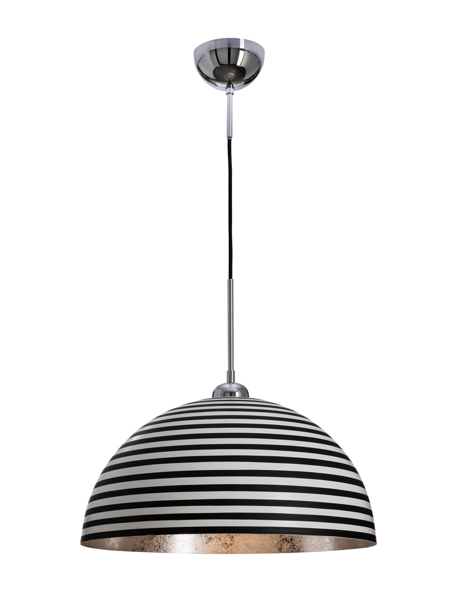 Stripe Ø45 Svart/Vit taklampa från By Rydéns - Kombinationen av det grafiska m&ouml;nstret och den silvriga insidan skapar ett elegant och effektfullt ljus som sprider en varm och inbjudande k&auml;nsla i rummet.