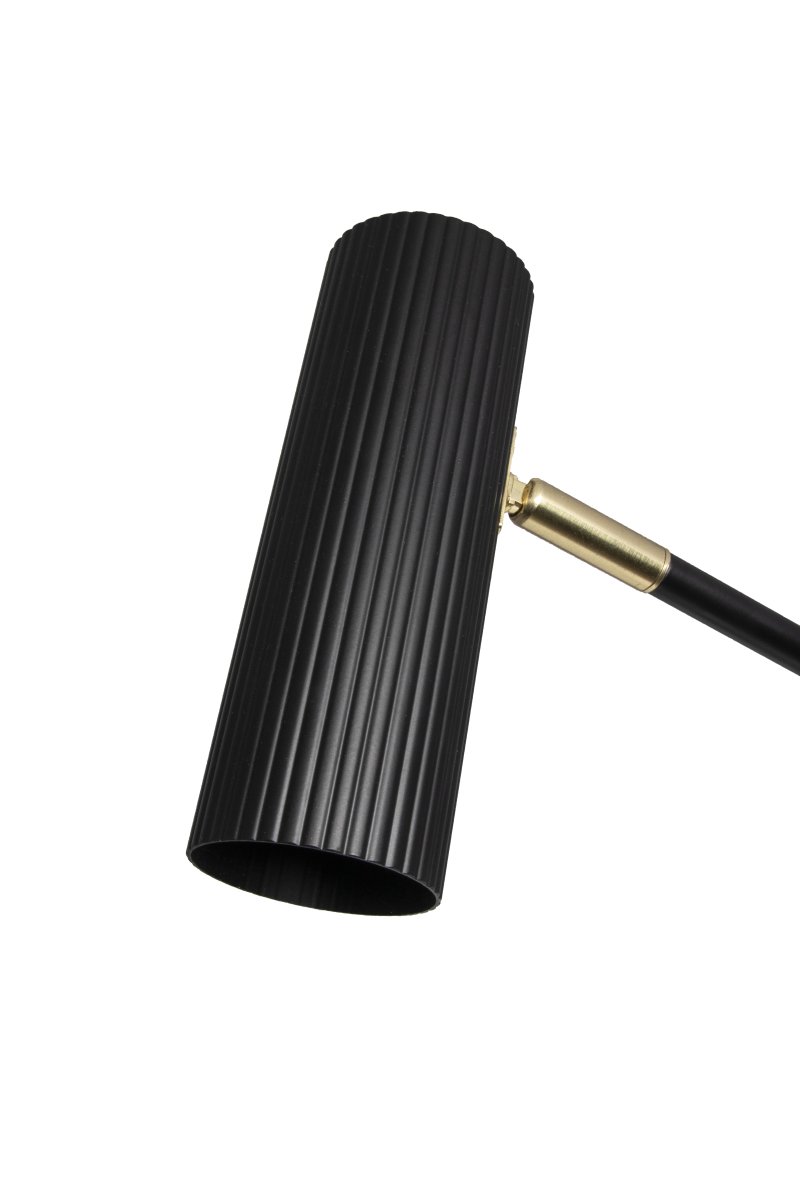 Hubble Read 45cm Svart skrivbordslampa från Globen Lighting - Hubble Read &auml;r en modern skrivbordslampa med tubformad och r&auml;fflad sk&auml;rm i metall.