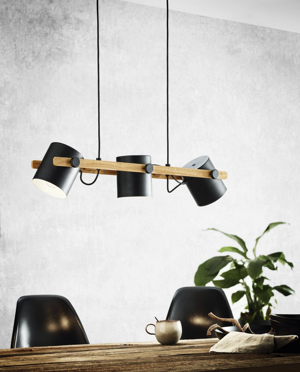 Hornwood 78cm Svart taklampa från Eglo - Hornwood takpendel kombinerar metall och tr&auml; i en rustik design med naturlig k&auml;nsla.