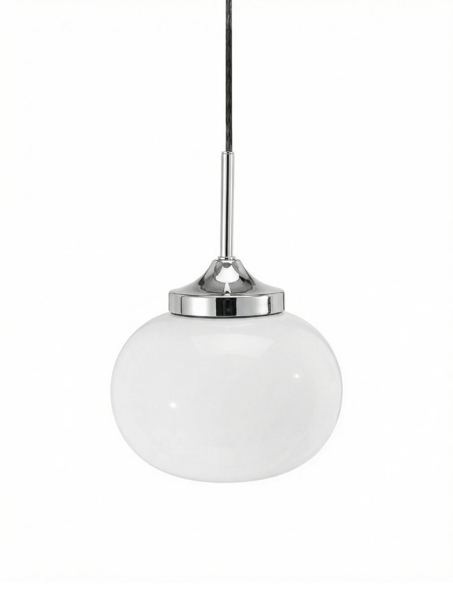 Elsy Ø18 Vit fönsterlampa från PR Home - Serien finns i flera utf&ouml;randen, vilket g&ouml;r det enkelt att skapa en enhetlig och harmonisk belysning i hela hemmet.