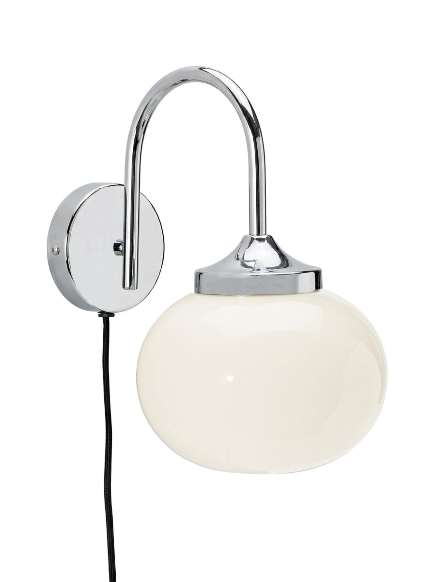 Elsy 30cm Vit läslampa från PR Home - Elsy sprider ett behagligt ljus och ing&aring;r i en serie med flera matchande modeller f&ouml;r en enhetlig belysning i hemmet.