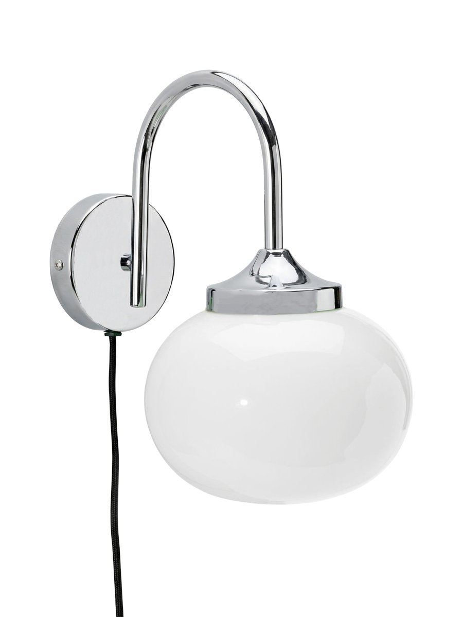 Elsy 30cm Vit läslampa från PR Home - Elsy sprider ett behagligt ljus och ing&aring;r i en serie med flera matchande modeller f&ouml;r en enhetlig belysning i hemmet.