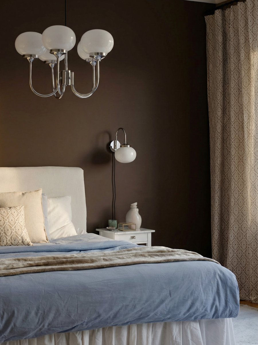 Elsy 5 Ø56 Krom taklampa från PR Home - Denna taklampa i kromad finish kombinerar tidl&ouml;s elegans med ett varmt och inbjudande ljus.