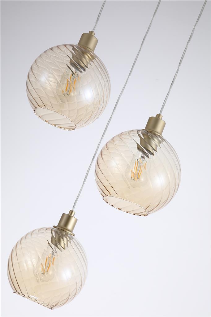 Radiance Ø46 Guld taklampa från Searchlight - Kuporna &auml;r h&auml;nger fr&aring;n en takplatta i guldfinish, vilket skapar ett stilrent och sofistikerat uttryck.