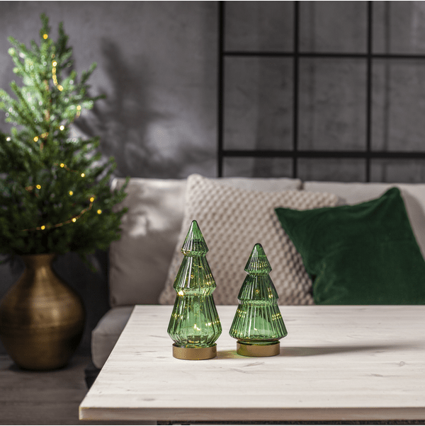 Verde 20cm Grön från Star Trading - Snygg bordsdekoration i form av en gran i m&ouml;rkt, gr&ouml;nt glas.