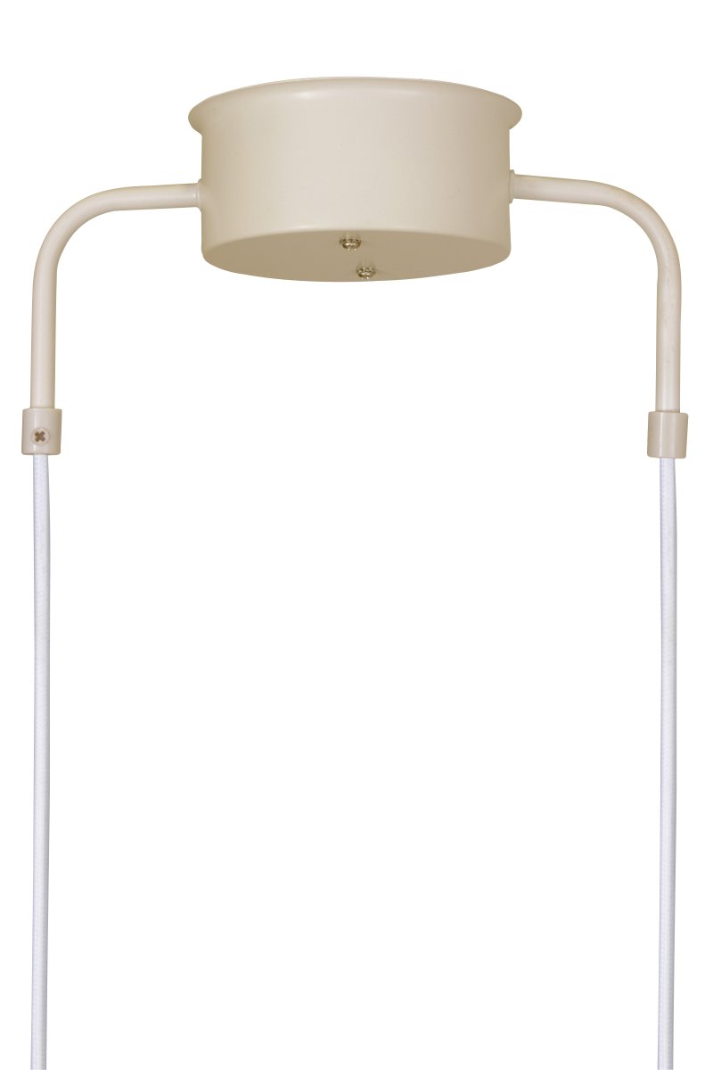 Curve 165cm Beige taklampa från Globen Lighting - Pendeln &auml;r tillverkad i mattlackerad metall med fem sk&auml;rmar och levereras med tv&aring; 200 cm textilkablar samt matchande takkopp.