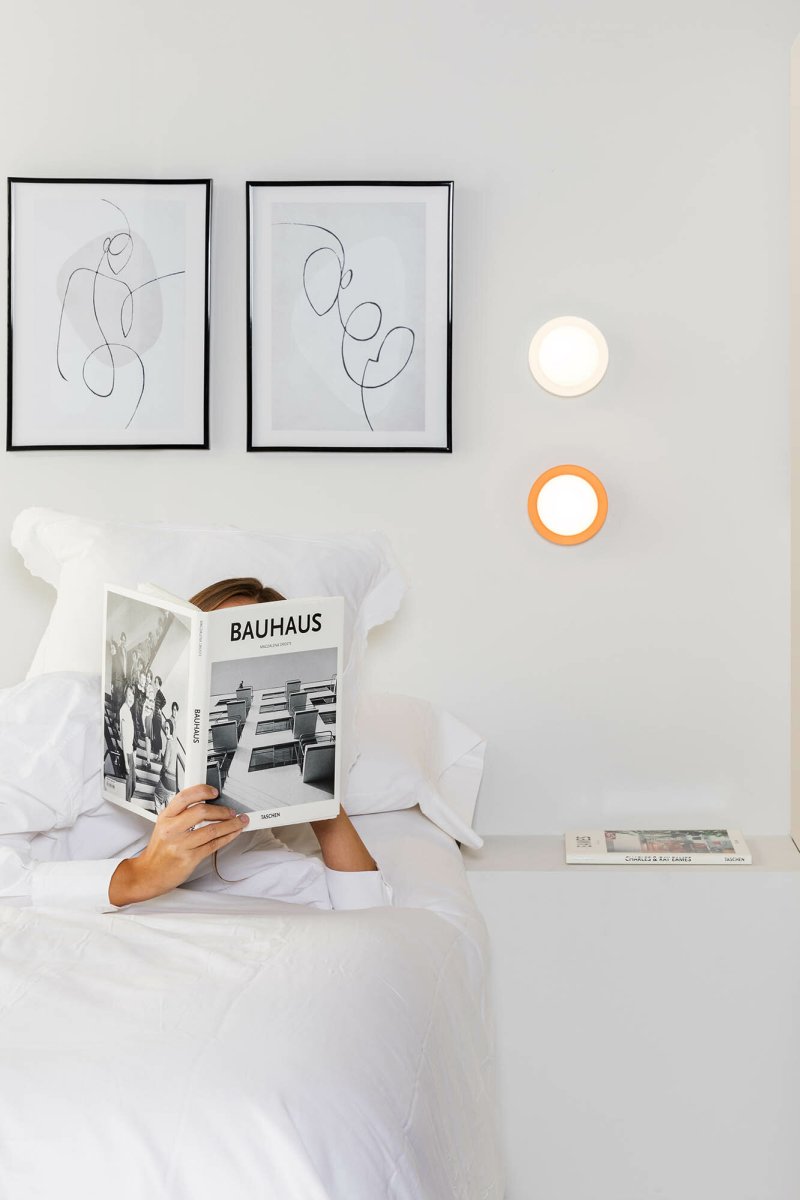 May Ø12 Korall badrumslampa från Faro Barcelona - May &auml;r en rund och stilren lampa designad av Faro Lab, som kan monteras b&aring;de p&aring; v&auml;gg och i tak.